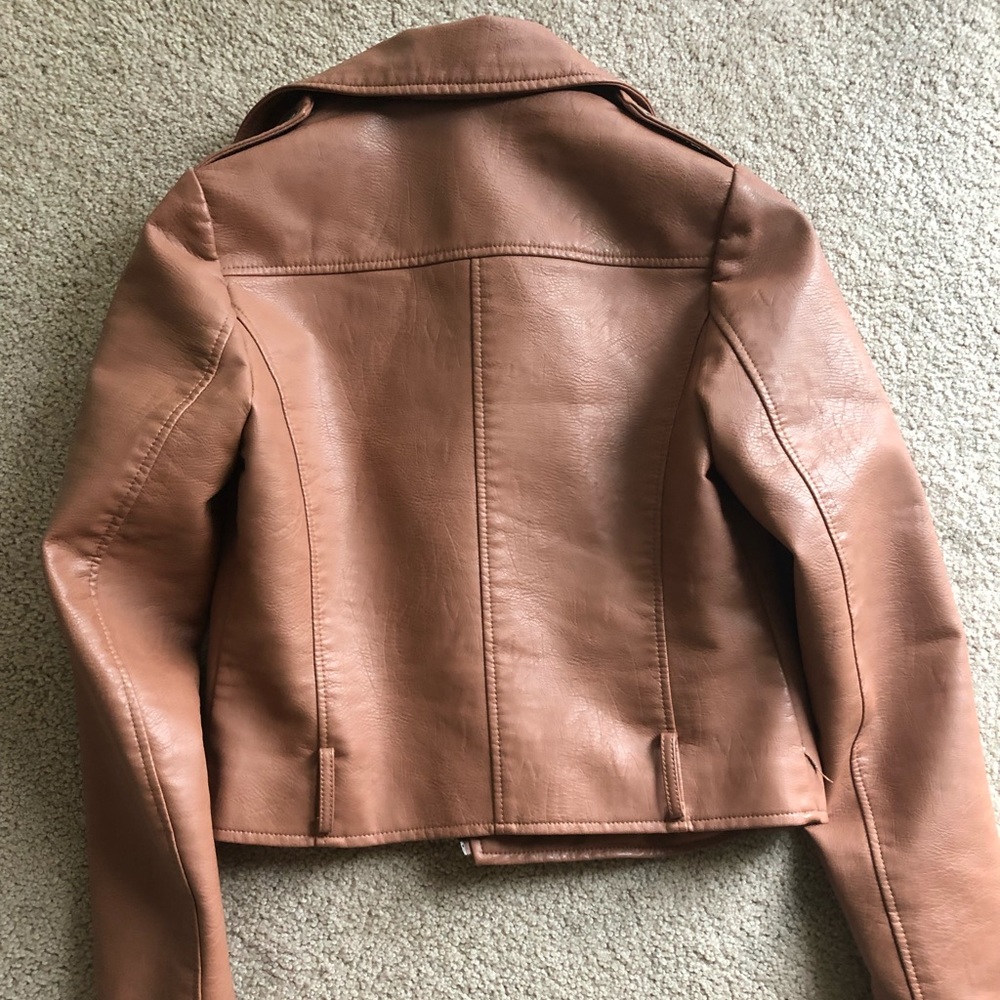 “Leather” jacket😍👱🏼‍♀️ - Picture 5 of 6